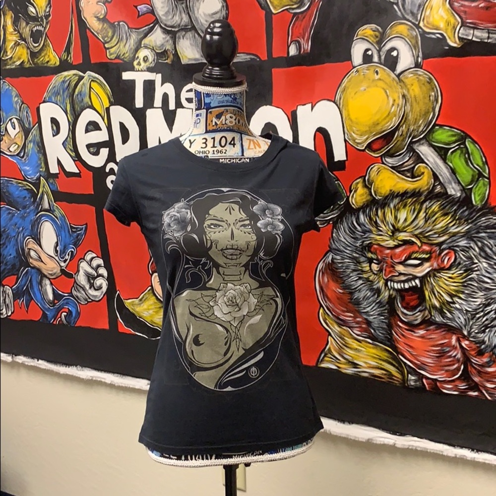 Cute sugar skull T-shirt, sized medium 🖤